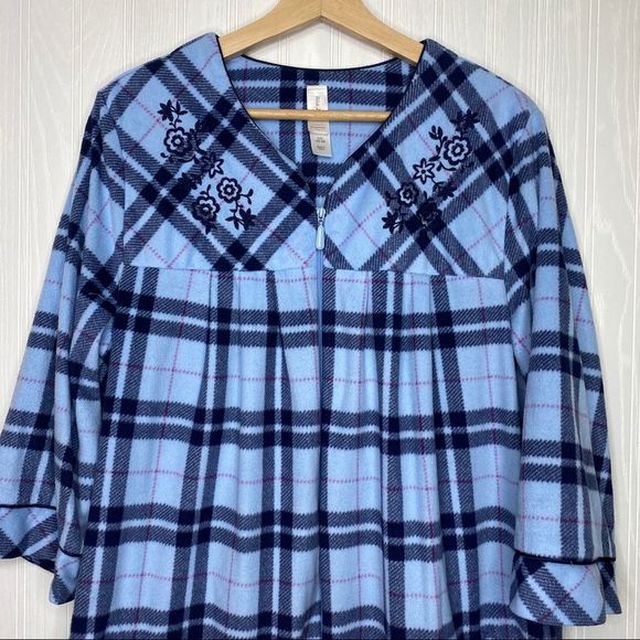 Blue Plaid Fleece Zip Up Embroidered Robe/Night Dress with Pockets Size Large - Picture 2 of 12